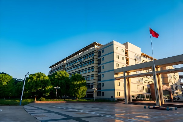安徽工业大学